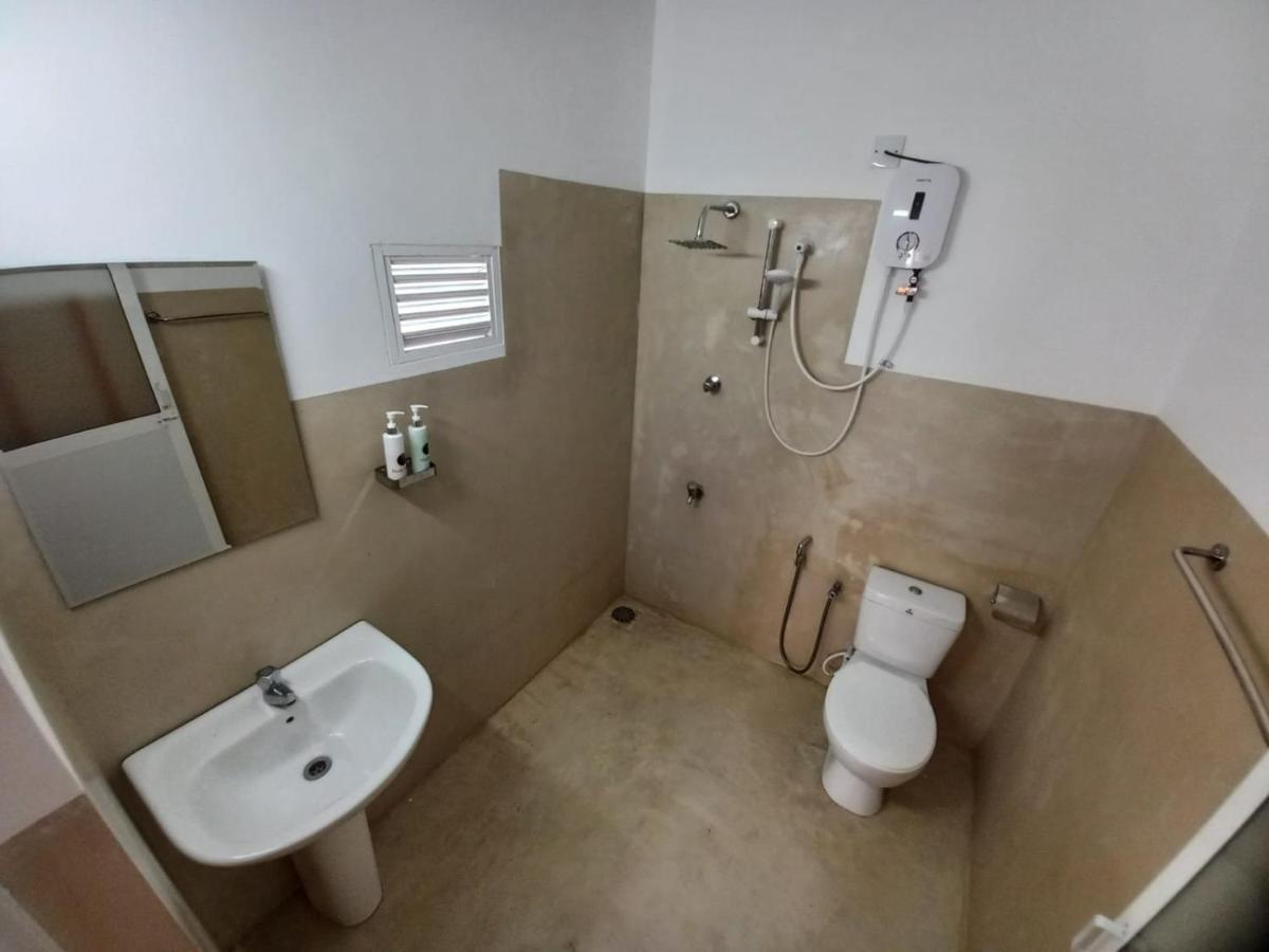 The Anchorage Holiday Apartments - Негомбо Экстерьер фото